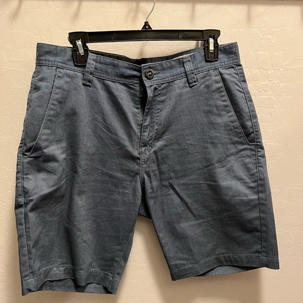 Volcom shorts size 31